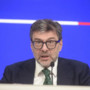 Giorgetti “Se la crisi perdura valutare sospensione del patto di stabilità”