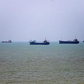 Usa-Iran, resta nodo Hormuz. Trump: "Nessun pedaggio durante e dopo cessate il fuoco". Oggi colloqui in Svizzera