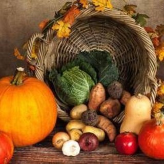 Ora solare, dalla zucca ai broccoli fino al melograno: i cibi autunnali per ritrovare l’equilibrio Ora solare, dalla zucca ai broccoli fino al melograno: i cibi autunnali per ritrovare l’equilibrio