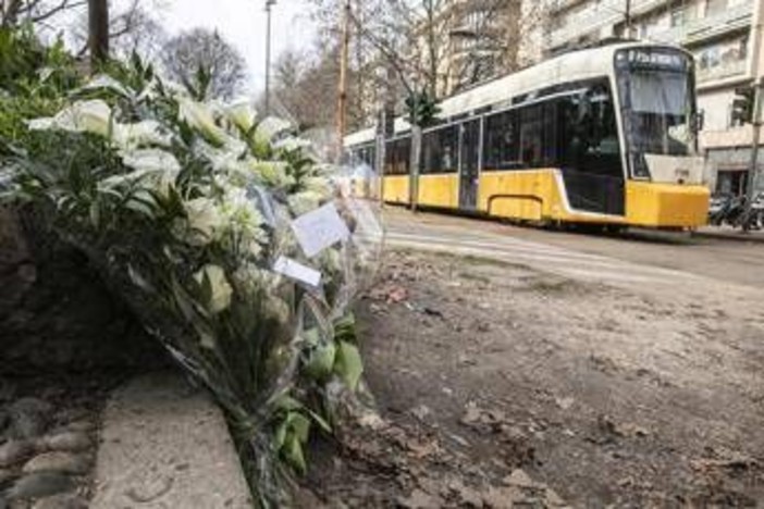 Tram deragliato a Milano, il conducente non risponde a pm: "Non è nelle condizioni fisiche" Tram deragliato a Milano, il conducente non risponde a pm: "Non è nelle condizioni fisiche"
