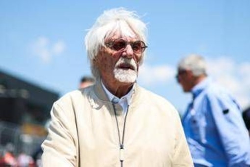 Ecclestone nei guai a 95 anni, fucile sul jet: fermato in Portogallo