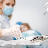 Gas esilarante contro la paura del dentista, sedazione cosciente per riavvicinare gli italiani alle cure Gas esilarante contro la paura del dentista, sedazione cosciente per riavvicinare gli italiani alle cure