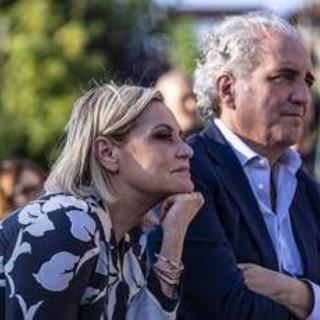 Simona Ventura e Giovanni Terzi, gli audio dello stalker e lo sfogo: "Ci minaccia di morte" Simona Ventura e Giovanni Terzi, gli audio dello stalker e lo sfogo: "Ci minaccia di morte"