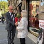 70enne sotto sfratto si 'accampa' a via Arenula, Sisto la incontra: &quot;Verifiche sul caso&quot;