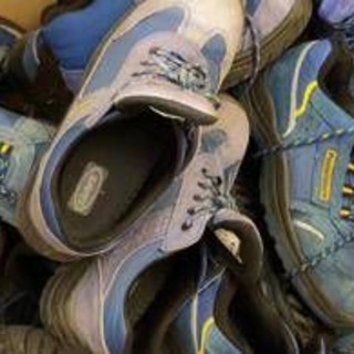 Poste, da scarpe portalettere a pavimenti antitrauma per bambini, 'scarpa vecchia fa buon gioco' diventa realtà Poste, da scarpe portalettere a pavimenti antitrauma per bambini, 'scarpa vecchia fa buon gioco' diventa realtà