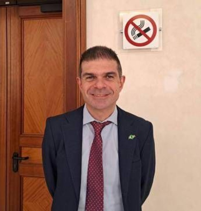 Fumo: Di Maio (Aiom), 'con aumento prezzo sigarette più soldi per Ssn e prevenzione' Fumo: Di Maio (Aiom), 'con aumento prezzo sigarette più soldi per Ssn e prevenzione'