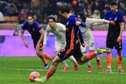 Inter-Pisa, rigore per i nerazzurri. Poi Chivu chiede un rosso: proteste a San Siro