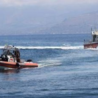 Roma, peschereccio ribaltato al largo di Anzio: un disperso