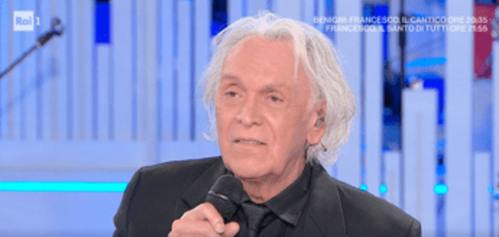 Domenica In, tensione in studio: Riccardo Fogli si agita per la foto 'persa'. Cosa è successo