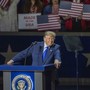 Trump a Dallas “Se vinciamo a novembre darò 5mila dollari a tutti gli americani”