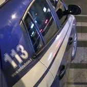 Roma, rissa con spray urticante e bottiglie di vetro a Trastevere tra 15 ragazzi: tre in manette Roma, rissa con spray urticante e bottiglie di vetro a Trastevere tra 15 ragazzi: tre in manette
