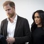 Meghan Markle raggiunge Harry in Gb, ma non apparirà in pubblico: la decisione