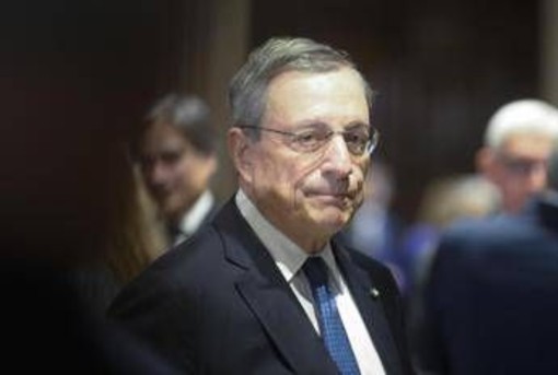 Draghi in Belgio sprona i leader Ue: "Urgente investire"