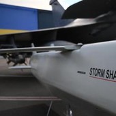 Ucraina potrà produrre missili Storm Shadow, sì di Regno Unito e Francia