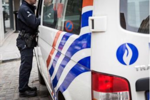 Francia, due bambini di 2 e 4 anni trovati morti in auto: "La causa potrebbe essere il caldo"