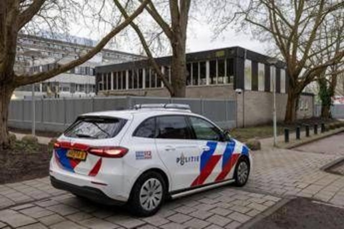 Esplosione in scuola ebraica ad Amsterdam, indagini su un possibile attacco mirato Esplosione in scuola ebraica ad Amsterdam, indagini su un possibile attacco mirato