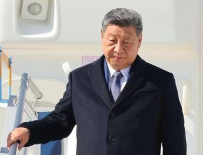 Xi inaugura Fujian, catapulte elettromagnetiche nella portaerei simbolo del potere del Dragone Xi inaugura Fujian, catapulte elettromagnetiche nella portaerei simbolo del potere del Dragone