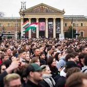 Ungheria, domani la sfida Orban-Magyar. Decine di migliaia al mega evento contro il primo ministro