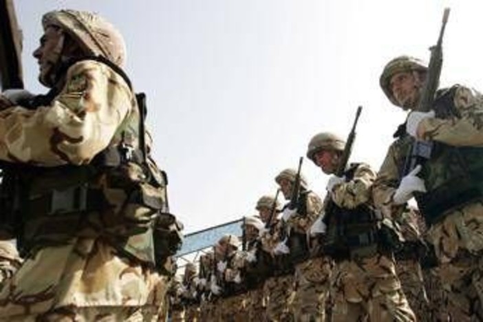 Iran, nuovo missile a medio raggio dispiegato in base sotterranea