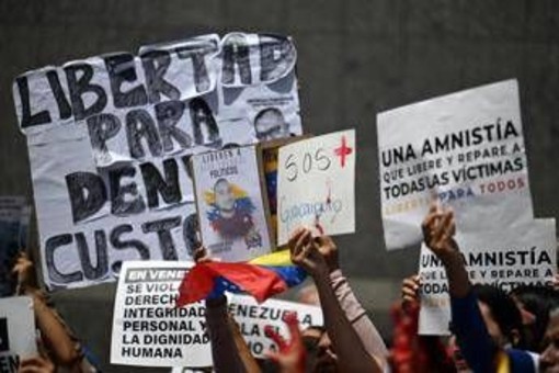 Venezuela, approvata l'amnistia per i prigionieri politici: libero l'alleato di Machado Venezuela, approvata l'amnistia per i prigionieri politici: libero l'alleato di Machado