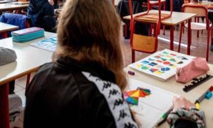 Palermo, la scuola è senza riscaldamento: un'alunna si sente male