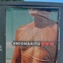 Foto su siti sessisti, a Torino la 'vendetta' dello street artist: spuntano i manifesti di 'Mio marito'