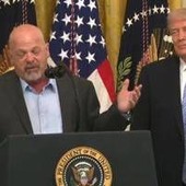 Trump, show alla Casa Bianca con la star di 'Affari di famiglia'