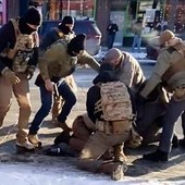 Minneapolis, Pretti ucciso dagli agenti: i video e la pistola, inchiesta e tensioni Minneapolis, Pretti ucciso dagli agenti: i video e la pistola, inchiesta e tensioni