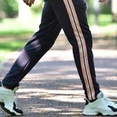 Il falso mito dei 10mila passi, camminare 15 minuti aiuta il cuore