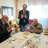 Crosetto e il caffè con il papà di Bonelli: "Ex combattente di 102 anni che ha fatto la storia d'Italia" Crosetto e il caffè con il papà di Bonelli: "Ex combattente di 102 anni che ha fatto la storia d'Italia"