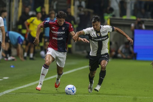 Colpo Cagliari al “Tardini”, Romano manda al tappeto il Parma Colpo Cagliari al “Tardini”, Romano manda al tappeto il Parma