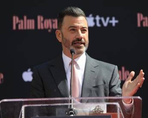 Jimmy Kimmel scoppia in lacrime per Alex Pretti: "Agenti Ice spietati e criminali" Jimmy Kimmel scoppia in lacrime per Alex Pretti: "Agenti Ice spietati e criminali"