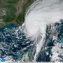 Usa, l’uragano Isaia raggiunge le coste della Florida. Venti a 165 km/h Usa, l’uragano Isaia raggiunge le coste della Florida. Venti a 165 km/h