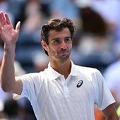 Us Open, Cobolli si ritira contro Musetti. Il toscano va agli ottavi e chiama applausi per l'amico-rivale