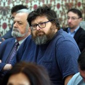 Adinolfi arrestato, il gip: "Soldi spesi in beni di lusso, viaggi, quadri e barche" Adinolfi arrestato, il gip: "Soldi spesi in beni di lusso, viaggi, quadri e barche"