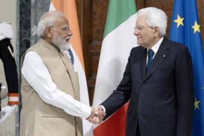 Mattarella incontra Modi: "Intensificare al massimo la nostra collaborazione". A Villa Pamphilj il bilaterale Italia-India con Meloni Mattarella incontra Modi: "Intensificare al massimo la nostra collaborazione". A Villa Pamphilj il bilaterale Italia-India con Meloni