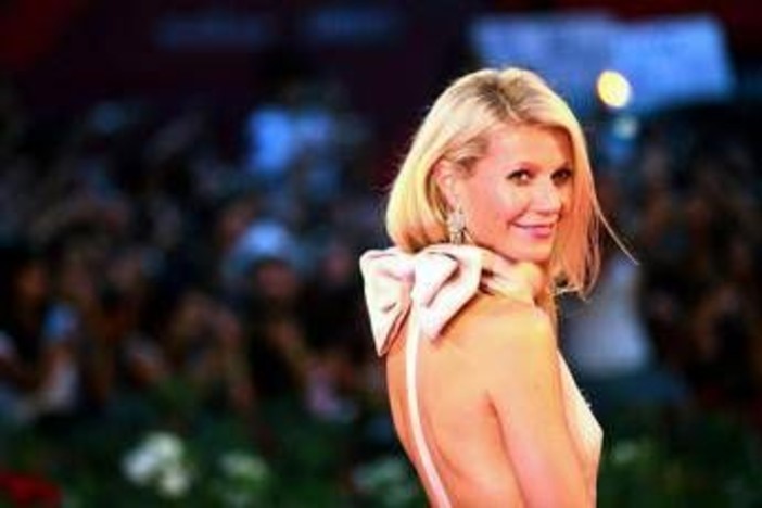 Gwyneth Paltrow, rivelazioni su Harvey Weinstein e Brad Pitt nella biografia Gwyneth Paltrow, rivelazioni su Harvey Weinstein e Brad Pitt nella biografia