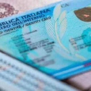 Carta d'identità 'a vita' per gli over 70, la norma è ufficiale: come funziona e chi ne ha diritto Carta d'identità 'a vita' per gli over 70, la norma è ufficiale: come funziona e chi ne ha diritto