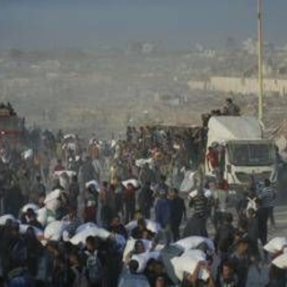 Gaza, da oggi pause umanitarie e corridoi per aiuti. Idf: &quot;Carestia? Propaganda di Hamas&quot;