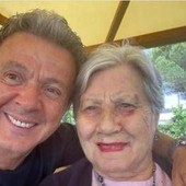 Pupo, morta la mamma Irene: "Volata in cielo con una parte di me" Pupo, morta la mamma Irene: "Volata in cielo con una parte di me"