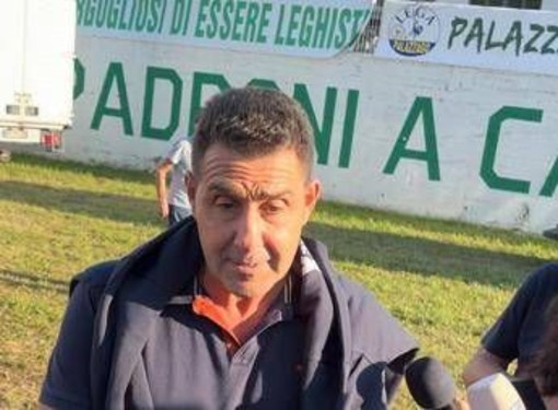 Salvini a sorpresa a Pontida. Cori e applausi per Vannacci: &quot;Noi gli eredi di Charlie Kirk&quot;
