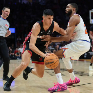Miami supera New York con 14 punti di Fontecchio, ok Lakers e San Antonio