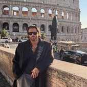 Can Yaman torna a Roma: "Niente droga a Istanbul, è una bufala"