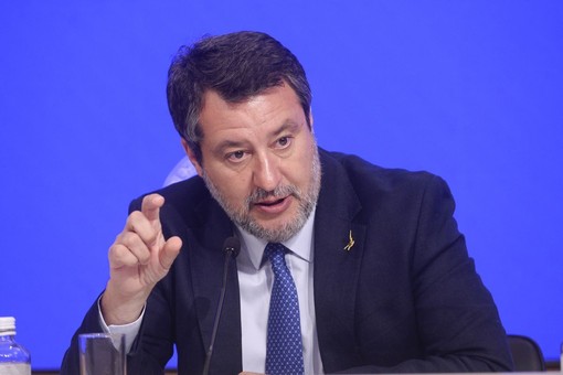 Salvini “Proposta di legge su revoca cittadinanza a chi delinque” Salvini “Proposta di legge su revoca cittadinanza a chi delinque”