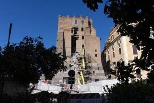 Crollo Torre dei Conti, la figlia dell'operaio morto: &quot;Grazie Italia per averlo accolto&quot;
