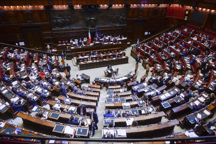 Delmastro, Camera non autorizza l’uso delle chat, voto a scrutinio segreto Delmastro, Camera non autorizza l’uso delle chat, voto a scrutinio segreto