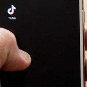 TikTok sotto accusa in Europa: "Viola leggi Ue, account minori a rischio" TikTok sotto accusa in Europa: "Viola leggi Ue, account minori a rischio"