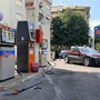 Roma, si cosparge di benzina e si dà fuoco al distributore: gravissimo un 33enne Roma, si cosparge di benzina e si dà fuoco al distributore: gravissimo un 33enne