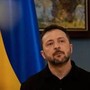 Ucraina, Zelensky: &quot;Con Trump negoziamo mega accordo sui droni&quot;. Patriot a Kiev, cosa dicono Usa e Germania