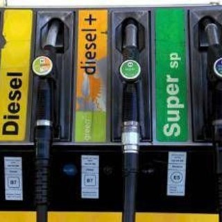 Carburanti, sconto accise fino al 3 luglio: ridotto a 5 cent lo sconto sul diesel